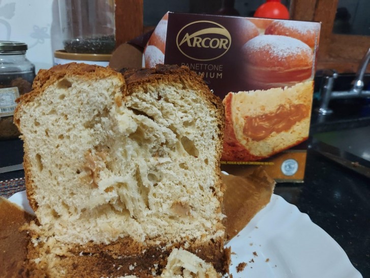 6. Ze had deze panettone gekocht vanwege de heerlijke jamvulling, maar in plaats daarvan...