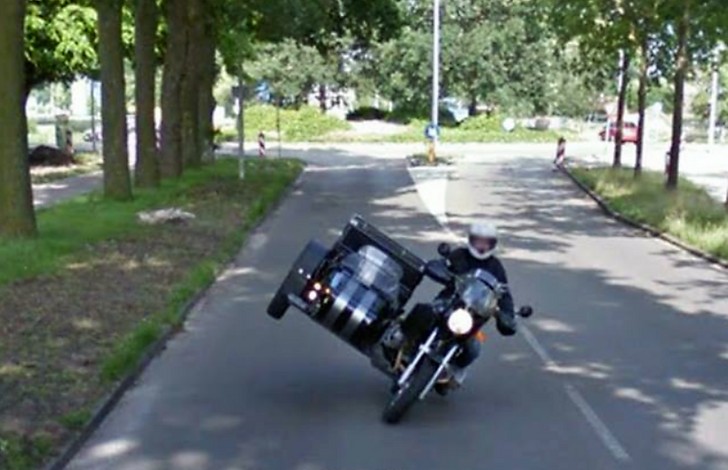 1. Was man nicht alles tut, um bei Street View aufzutreten...