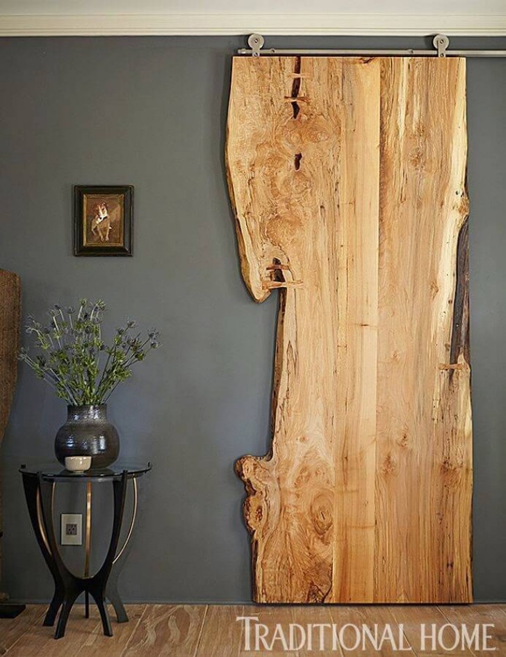 5. Prachtig met een plaat van ruw hout zoals deze deur