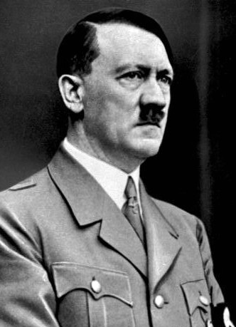 2. Un prêtre a sauvé Adolf Hitler à l'âge de 4 ans d'une rivière gelée.