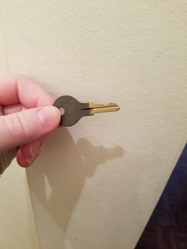 16. Questa chiave è stata inserita in una serratura dal 1982!