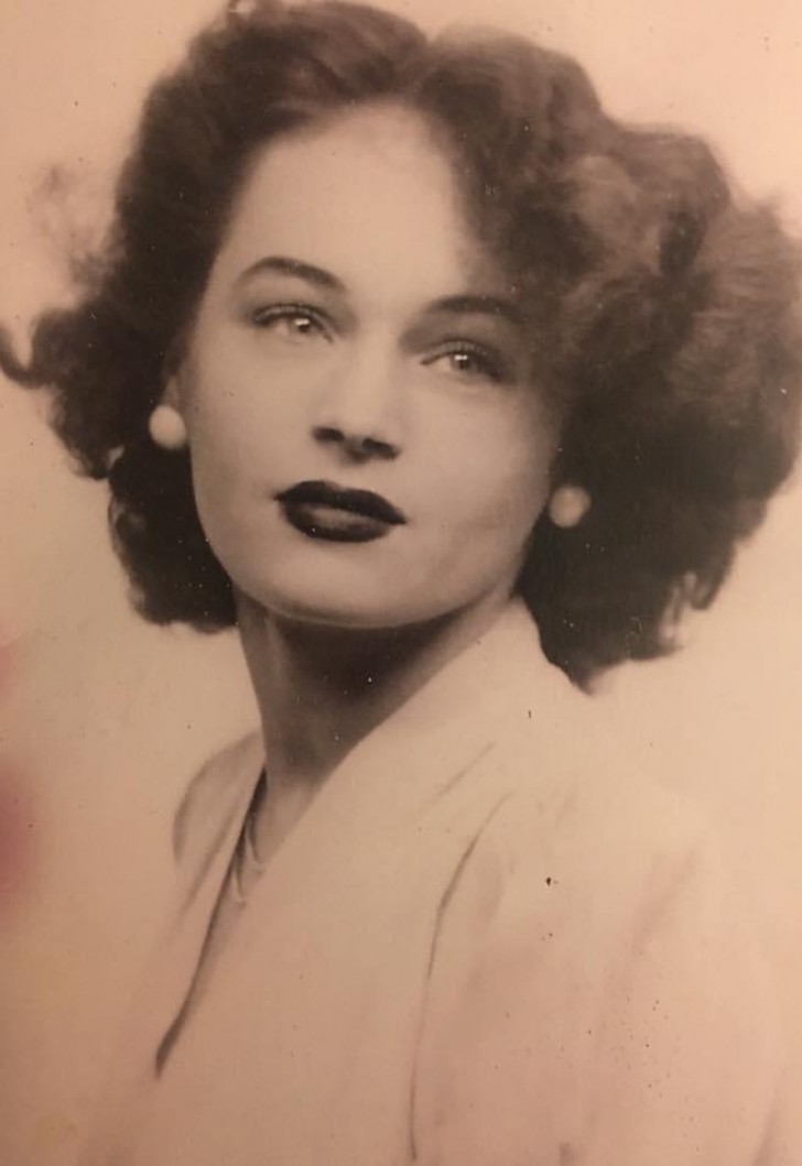9. "Ma superbe grand-mère à la fin de la Seconde Guerre mondiale"