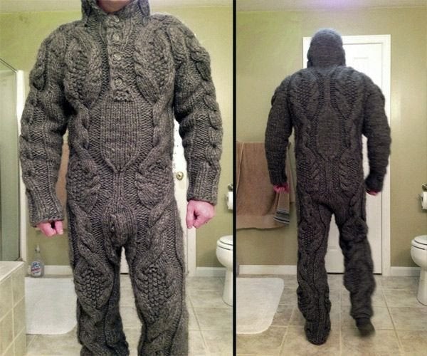 Try wearing a cosy knitted suit like this!