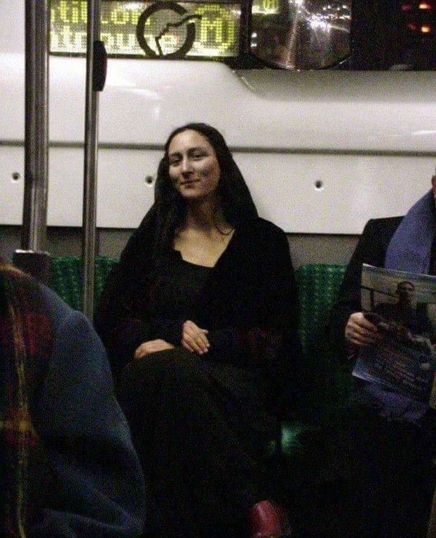 9. Eine Mona Lisa unserer Tage, die im U-Bahnwagen sitzt