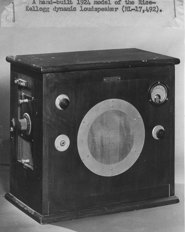 16. Ein handgefertigter dynamischer Lautsprecher von Rice-Kellogg, der Vorfahre der heutigen Lautsprecher, aus dem Jahr 1924
