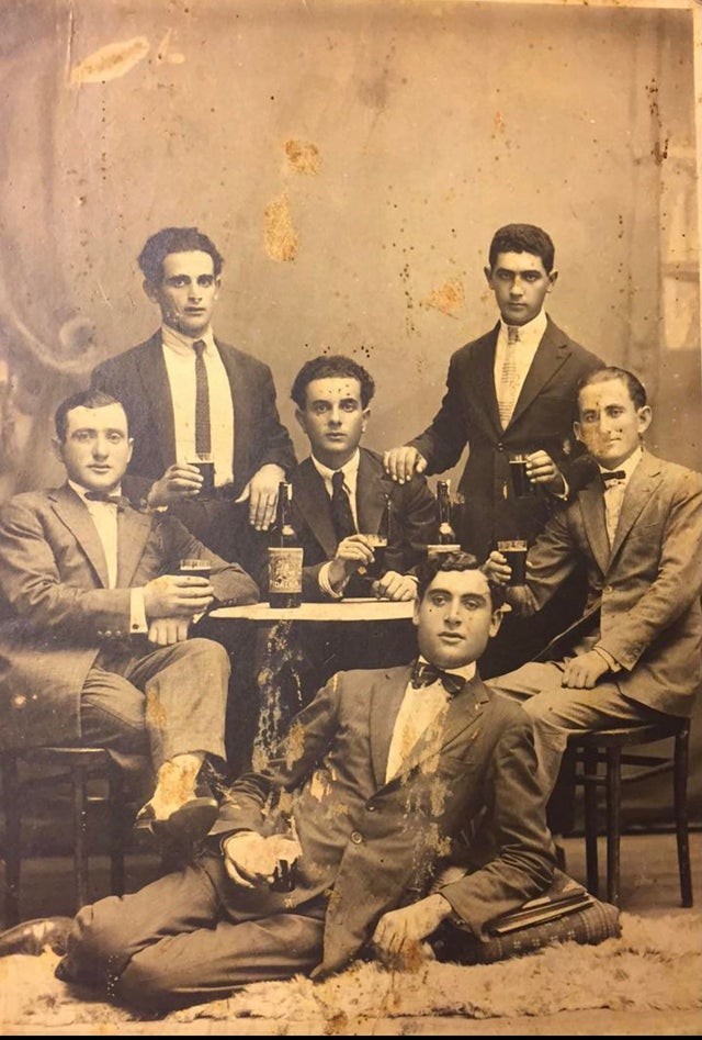 Il mio bisnonno e i suoi compagni negli anni 30!