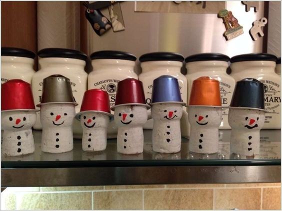 3. Usate le capsule di caffè per realizzare cappelli colorati