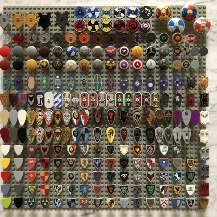 "Mijn complete verzameling van alle LEGO schilden die ooit zijn gemaakt."
