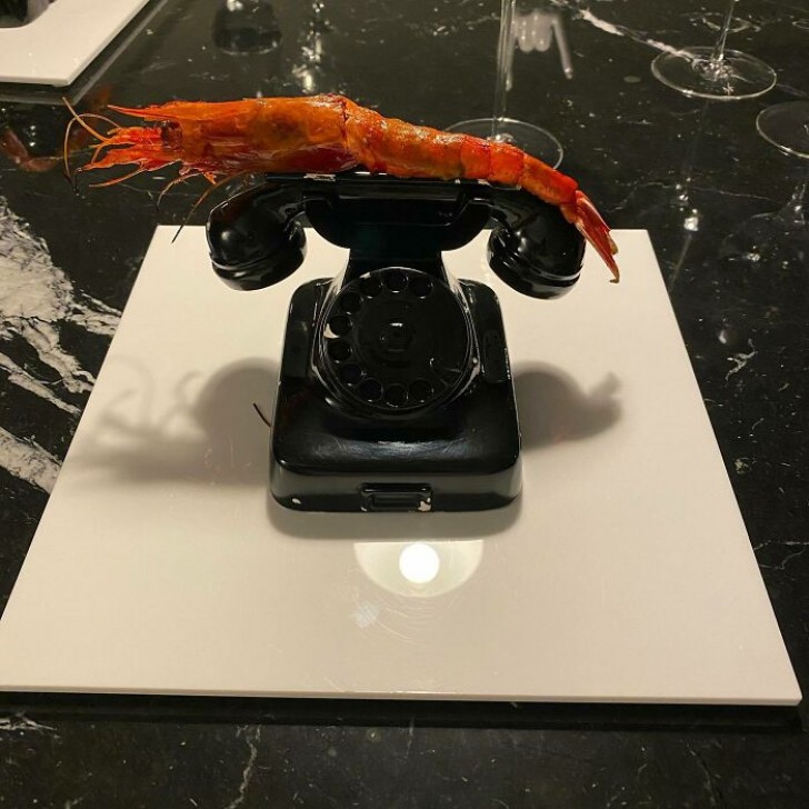 16. Prawn à la telephone