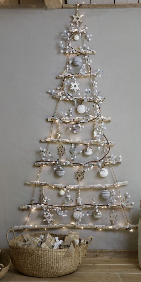 8. Les sapins de Noël alternatifs peuvent aussi être réalisés dans un style shabby chic