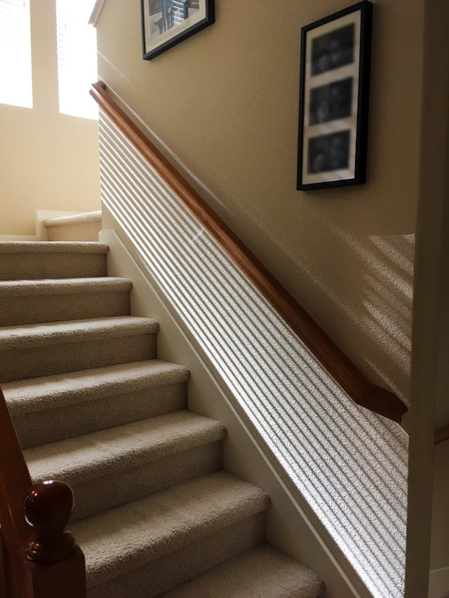 11. L'ombre à cette heure de la journée "colle" parfaitement entre la rampe et l'escalier !