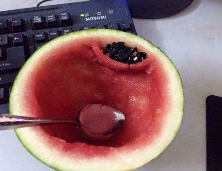 7. Eine ganz neue Methode, eine Wassermelone zu essen.