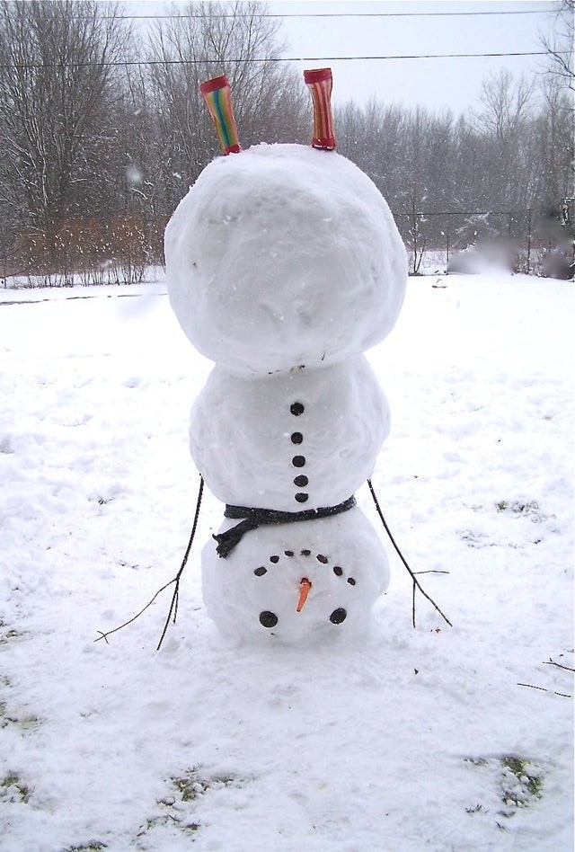 Un bonhomme de neige... la tête en bas !