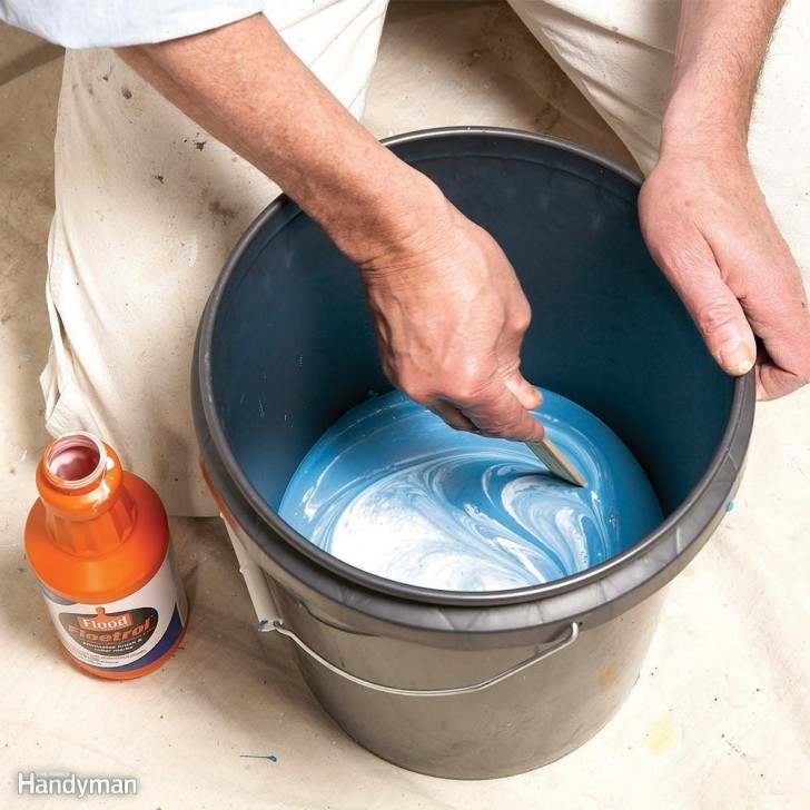 Si le travail dure longtemps, aidez-vous pour garder la peinture fraîche et humide plus longtemps en ajoutant des produits spéciaux