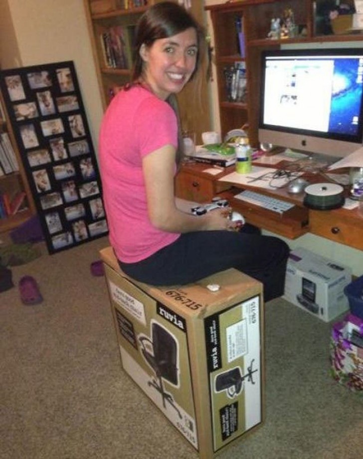 11. Elle a acheté une chaise, puis a réalisé que même sans l'assembler, elle pouvait remplir ses fonctions.