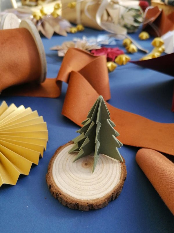 4. Origami di un albero di Natale