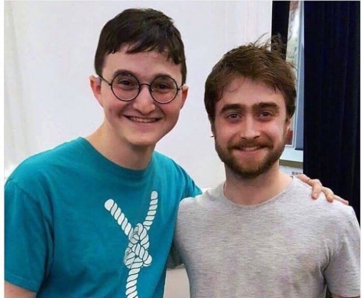 Daniel Radclfiffe samen met de dubbelganger van... Harry Potter!
