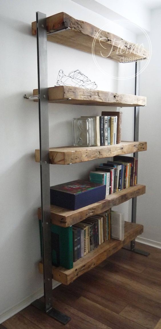 10. Een stevige boekenkast van hout en metaal