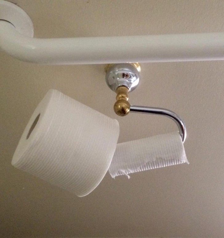 16. "La façon dont ma femme change le rouleau de papier toilette"