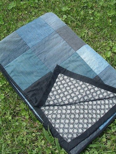 10. Una resistente coperta patchwork perfetta per i picnic