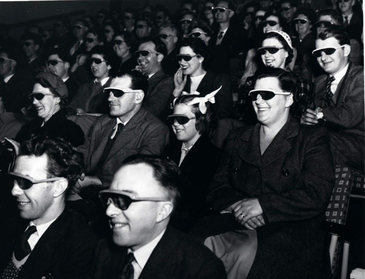 Londra, 1951: in un cinema della città la prima proiezione di un film con occhiali 3D!