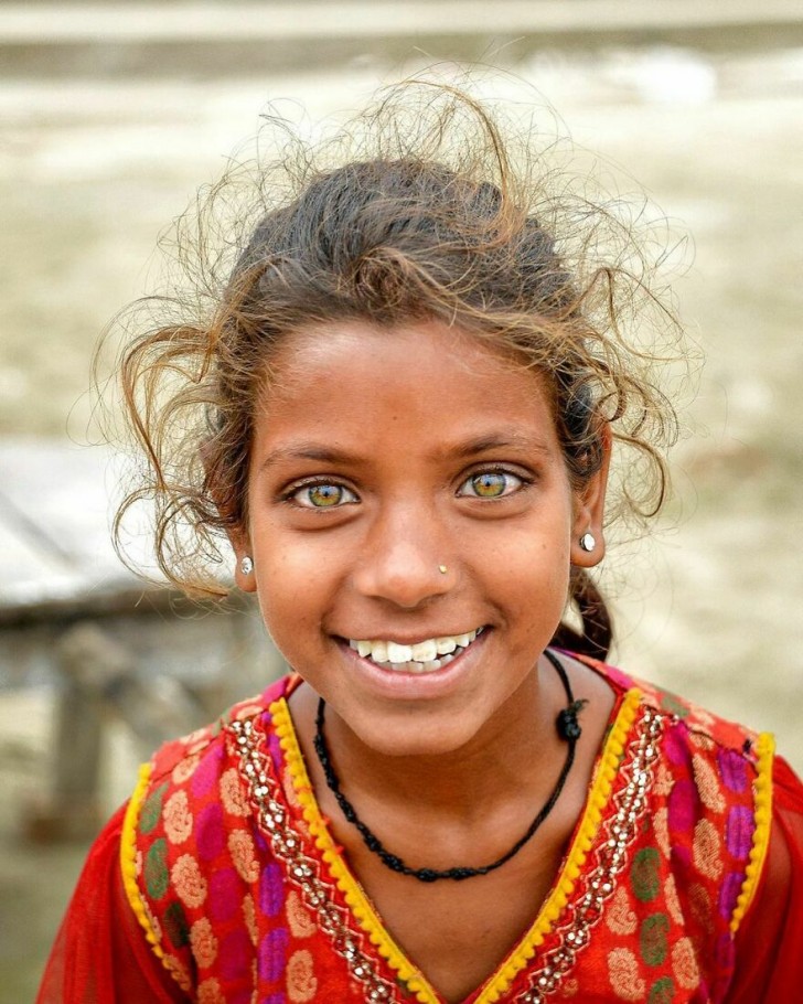 2. Lo splendido sorriso di una bambina indiana