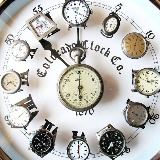 5. Con i quadranti di vecchi orologi, meglio ancora se si posizionano le relative lancette su ogni ora