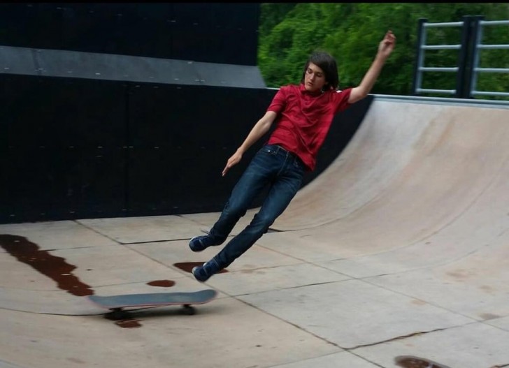 11. Een choreografie in de lucht? Nee, hij gleed gewoon niet goed op zijn skateboard!