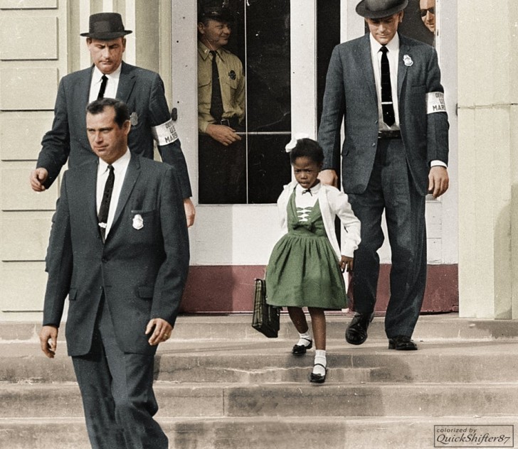 20. 1960 : Ruby Bridges est la première Afro-Américaine à fréquenter une école primaire auparavant réservée aux enfants blancs.