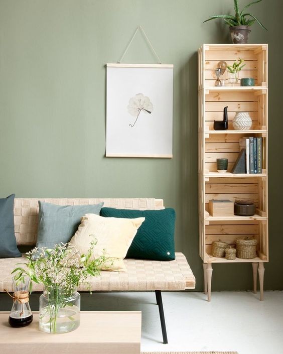 1. Houten kisten kunnen veel verschillende meubels worden, zoals bijvoorbeeld deze eenvoudige boekenkast
