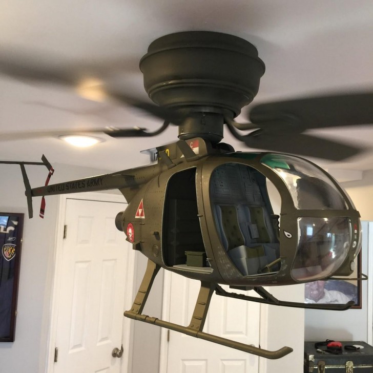 1. Au cas où vous vous poseriez la question, il s'agit d'un modèle réduit d'hélicoptère utilisé comme ventilateur de plafond.