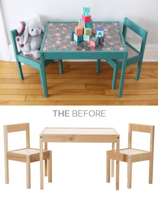 9. Un tavolino per la cameretta dei bambini che da anonimo set in legno chiaro diventa colorato e divertente