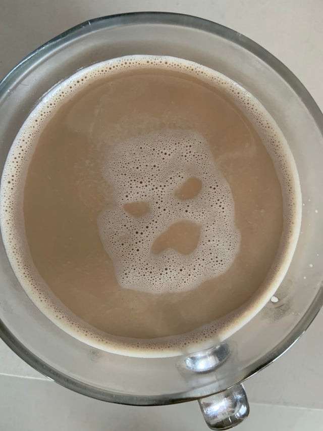 2. "No me gusta la "mirada" de mi capuccino esta mañana..."