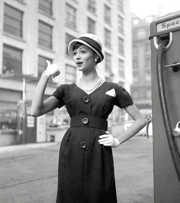 10. Anna Karina in una foto del 1959 di Georges Dambier, poco prima di diventare un'icona della New Wave francese