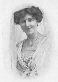 10. Dorothy Lawrence (1896-1964): era una giornalista inglese che riuscì a fare un servizio in prima linea durante la Prima Guerra Mondiale.