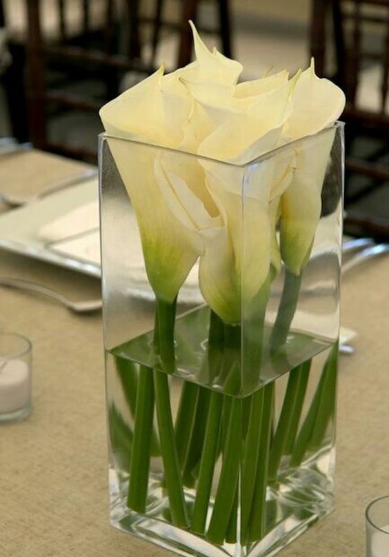6. Met korte stelen om een kortere vaas te vullen en alleen de uiteinden van de bloemen uit de vaas te laten steken