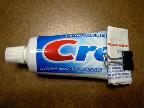 3. Per tenere spremuto al punto giusto un tubo di dentifricio