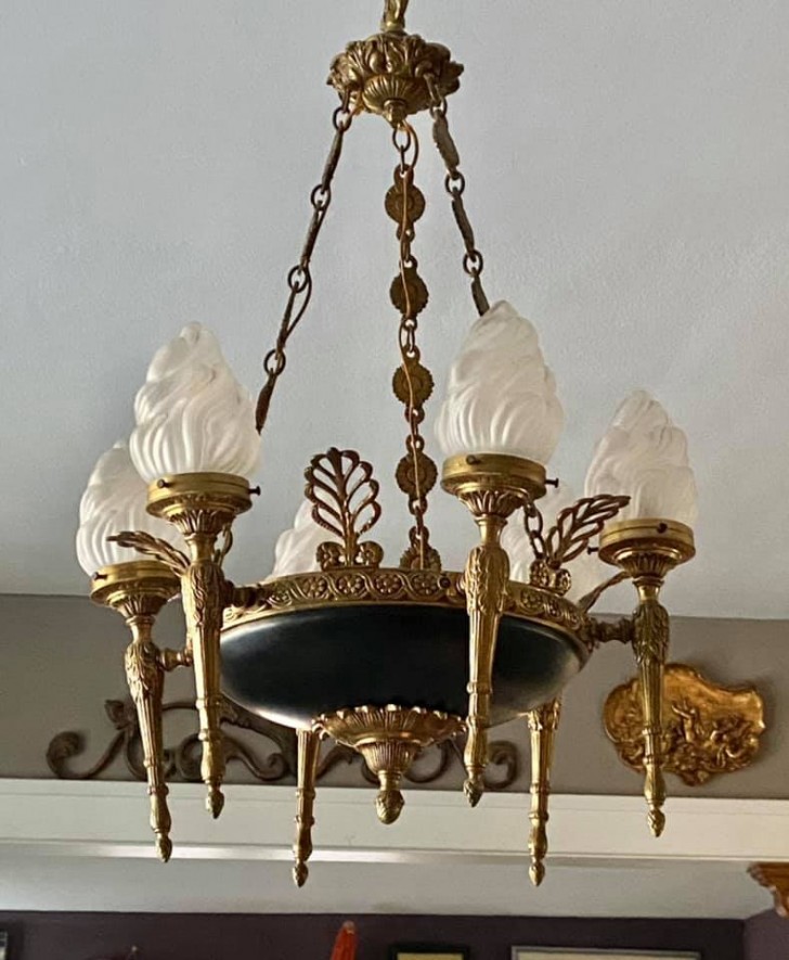 Comprato a pochissimo, adesso fa un figurone appeso sul soffitto del mio salone!