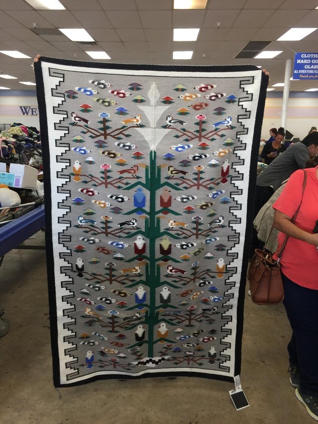 Tapis Navajo que j'ai acheté pour seulement 1,4 $, mais qui vaut bien plus que ça ....