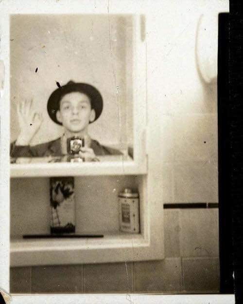 He sure knew how to take a selfie with class ...