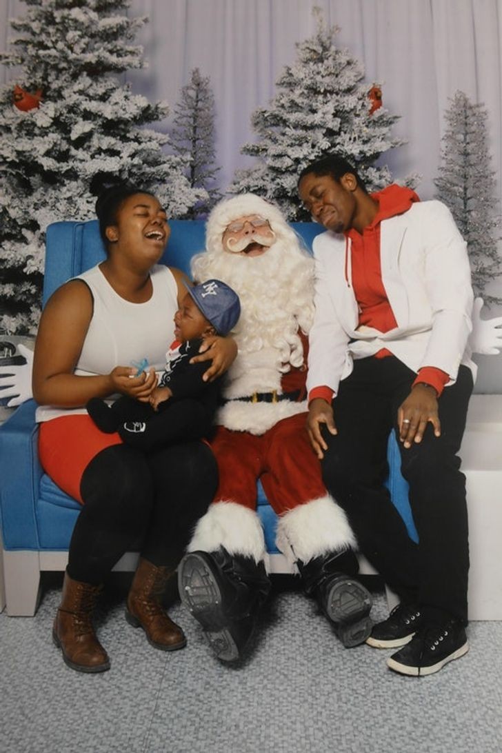 There's a delightful and funny story behind this Christmas photo ...