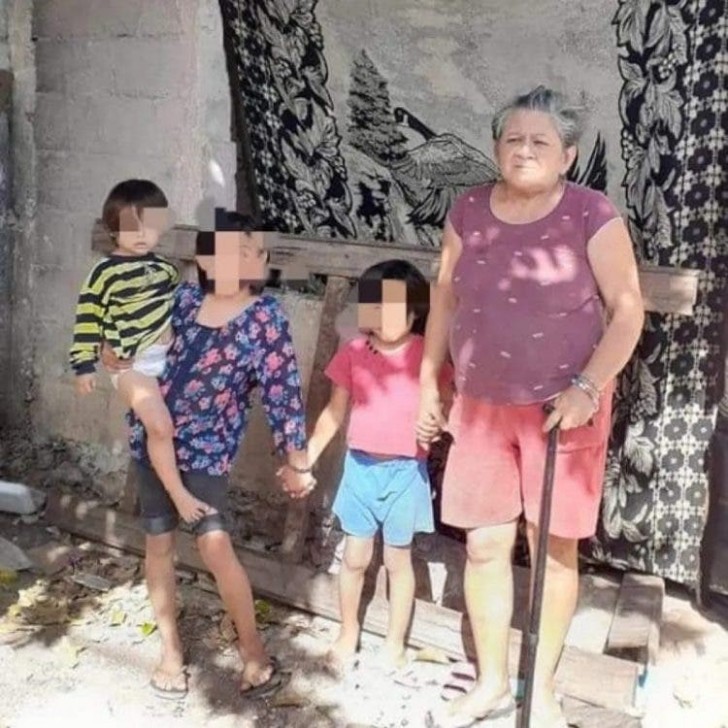 Una nonna povera e con problemi di salute chiede aiuto per prendersi cura dei suoi 7 nipoti: non ha nulla da mangiare - 1