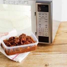 Microonde: scaldare il cibo in contenitori quadrati e mettere il sale in cottura/riscaldamento
