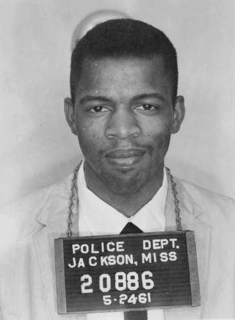 8. John Lewis efter att ha blivit arresterad för att ha använt en toalett för "vita" i Mississippi 1961