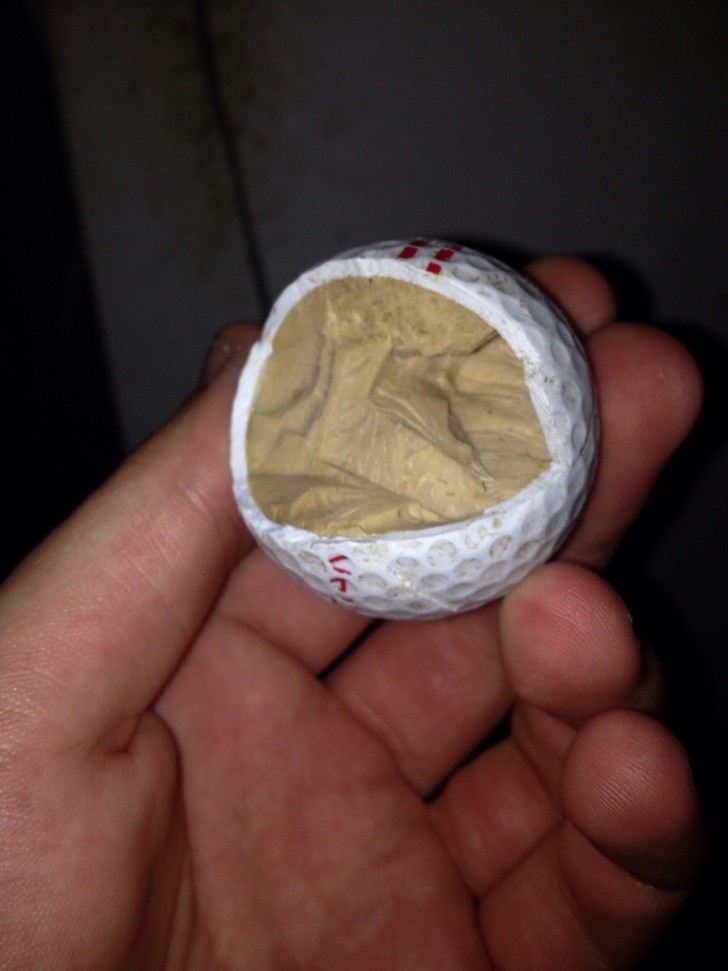 4. Una palla da golf.
