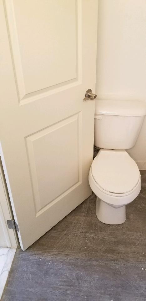 2. Ein Badezimmer ohne Privatsphäre.