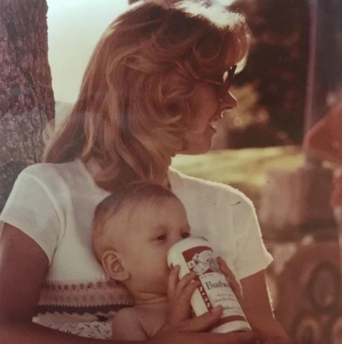 16. Le prix de la "meilleure maman" pour cette année est attribué à...