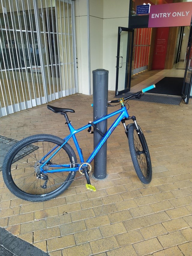 15. Pour cette personne, le vélo est maintenant en sécurité.
