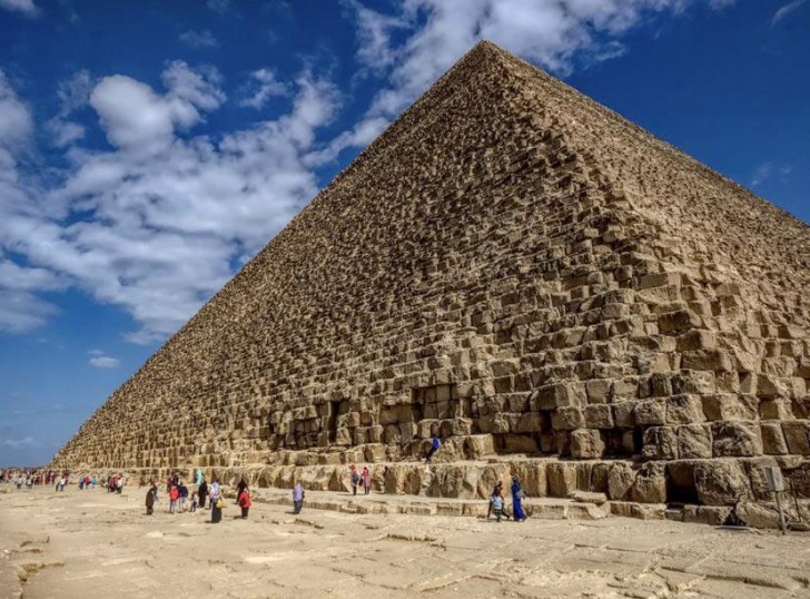 Une pyramide qu'il est impossible de manquer...