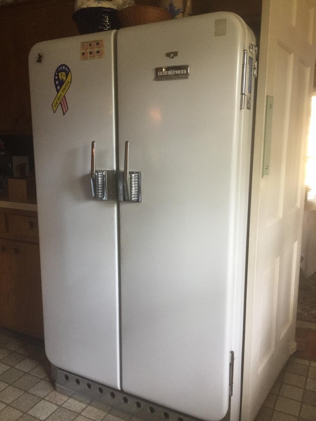 Il frigorifero di mia nonna, ancora perfettamente funzionante...